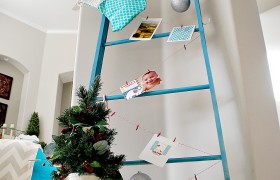 Holiday-Card-Holder-Ladder