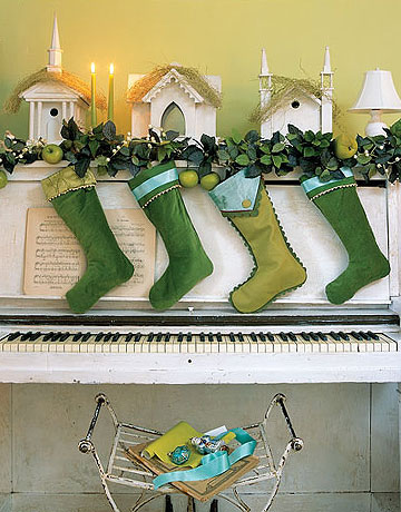 Ideas for Holiday Mantels & Stockings