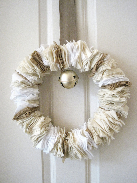 How to Make a Cozy Winter Felt Wreath