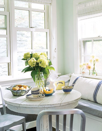 Inspiration: 10 Lovely Window Seats