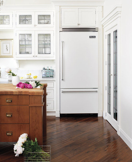 white stove and refrigerator