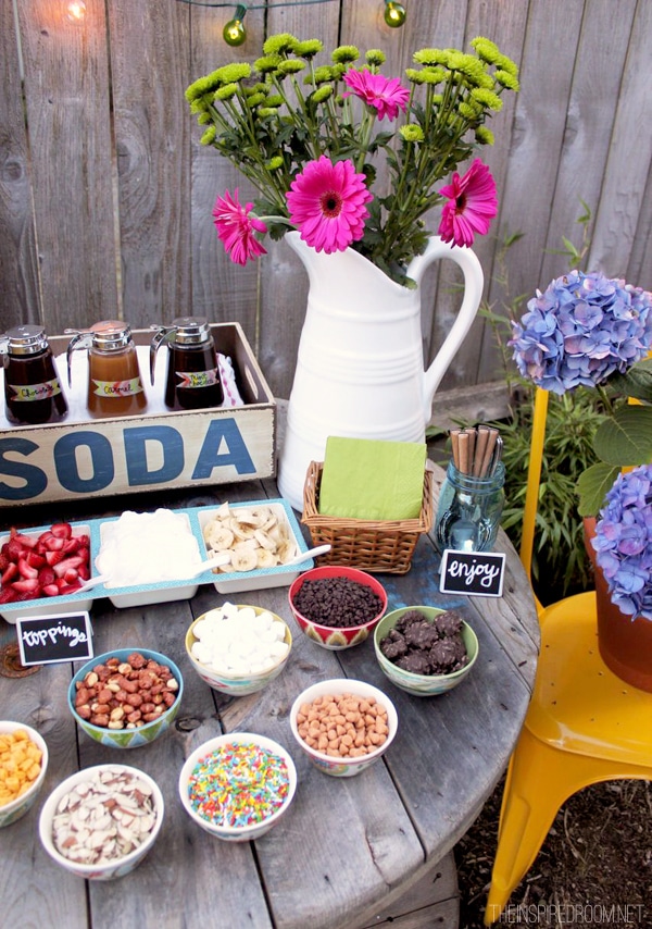 Outdoor Ice Cream Bar - Party at Home 