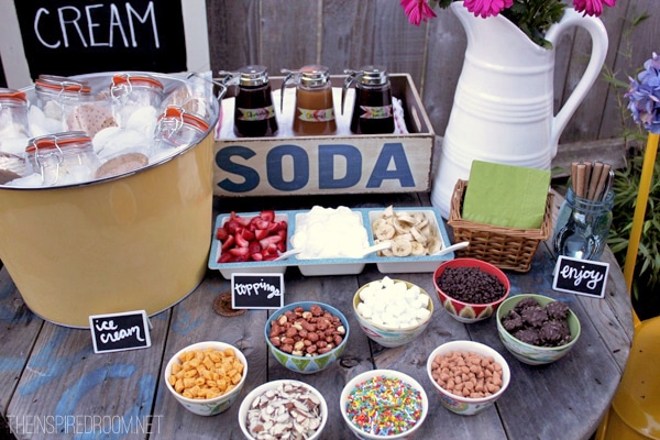 Backyard Ice Cream Party {Summer Fun}