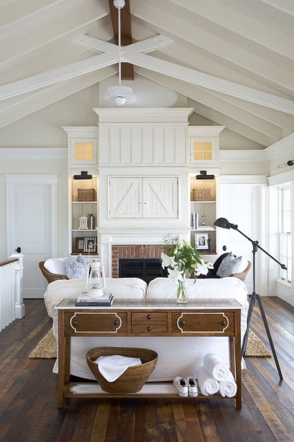 {Love this Style} White + Wood Cottage