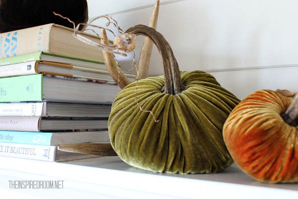 Fall Favorites {Fall Mantel}