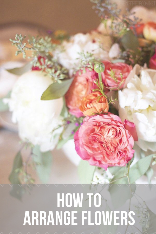 How to Arrange Flowers for a Centerpiece {Easy Tip!}