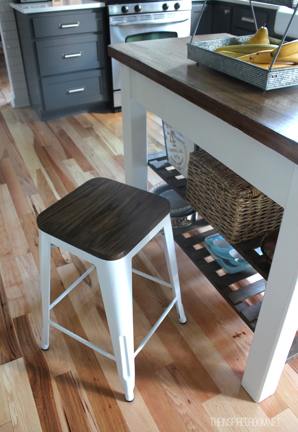 New Farmhouse Bar Stools for the Kitchen