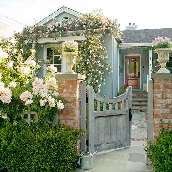 Curb Appeal: 3 Memorable Exteriors - The Inspired Room