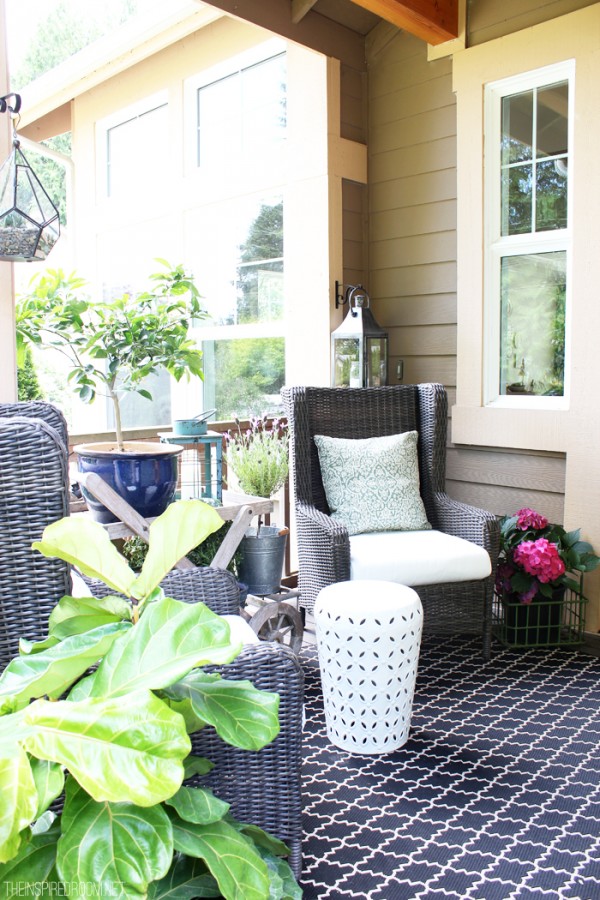 Outdoor Wingbacks for the Front Porch!
