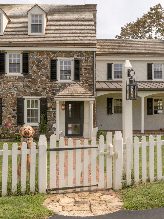 Exterior Lighting {Charming Outdoor Lanterns}