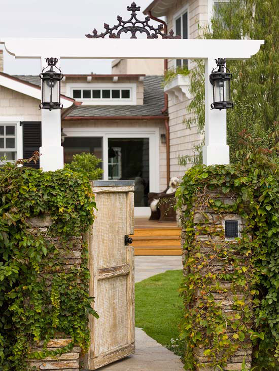 Exterior Lighting {Charming Outdoor Lanterns}