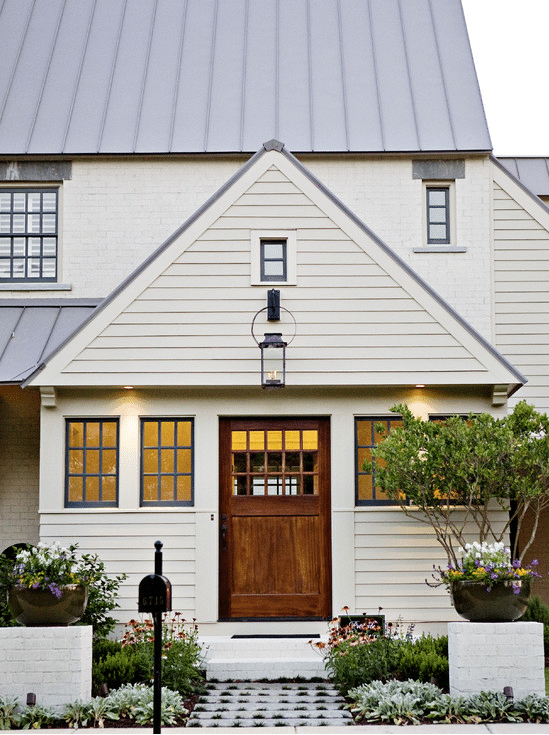 Exterior Lighting {Charming Outdoor Lanterns}