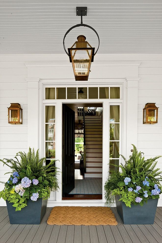 Exterior Lighting {Charming Outdoor Lanterns}