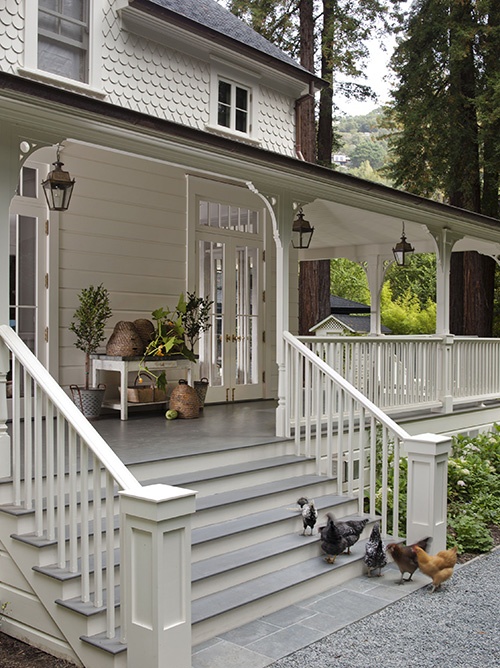 Exterior Lighting {Charming Outdoor Lanterns}