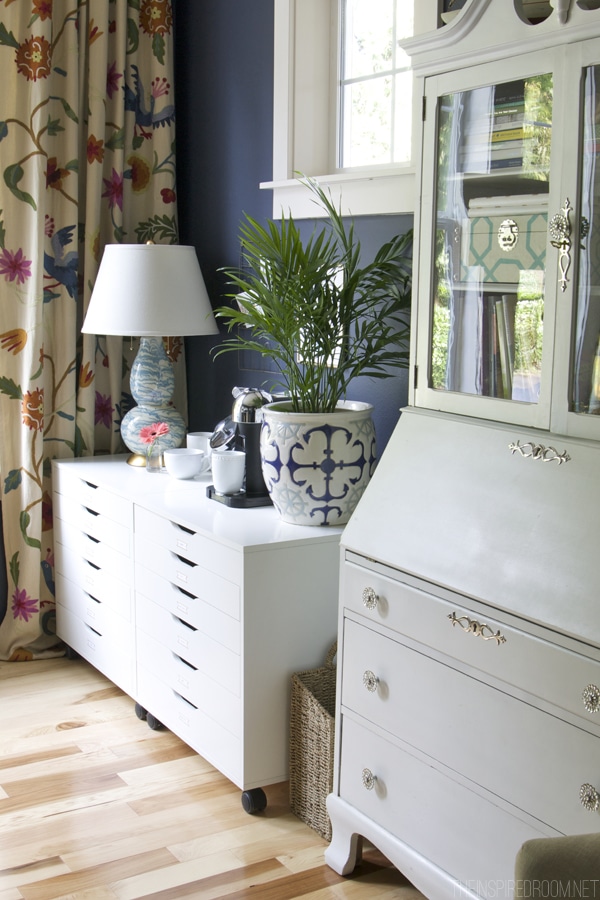 Organizing the Office {& BHG Top Ten Decorating Blogs!}