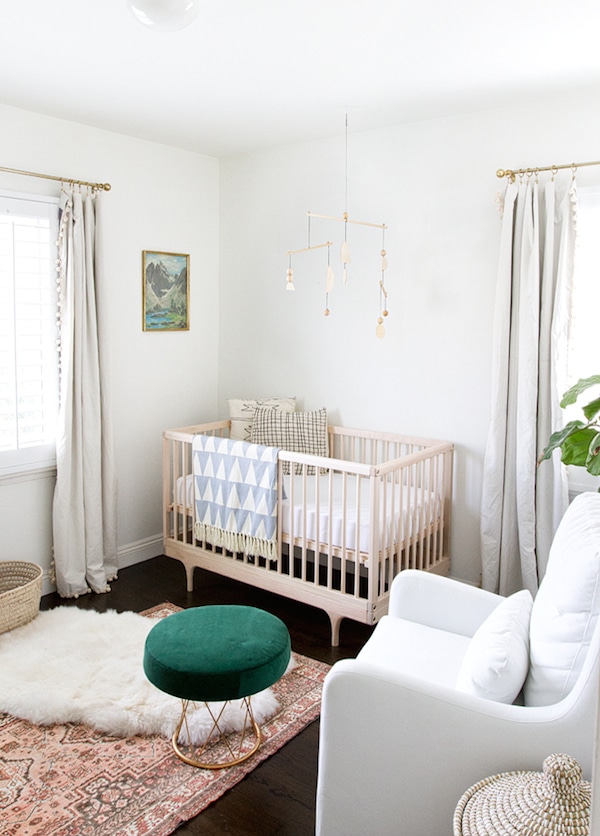 5 Modern Non-Themed Baby Nursery Room Designs