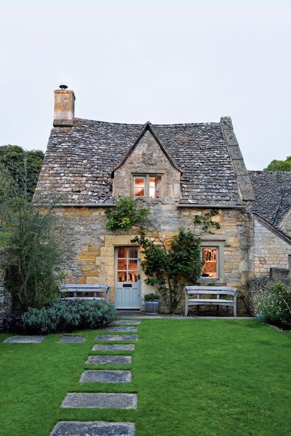 Cottage Designed By Caroline Holdaway Photography By Simon Brown 