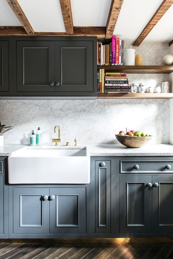 what is a fireclay farmhouse sink