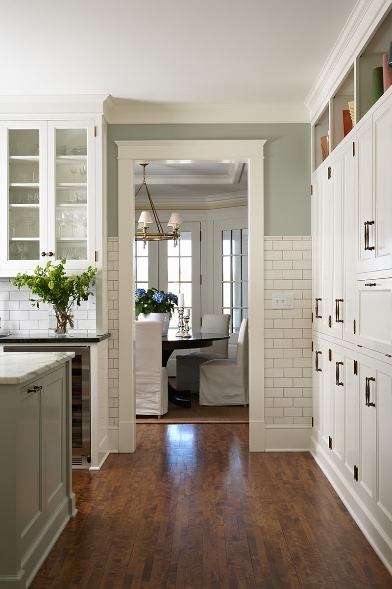 Black Hardware: Kitchen Cabinet Ideas - The Inspired Room