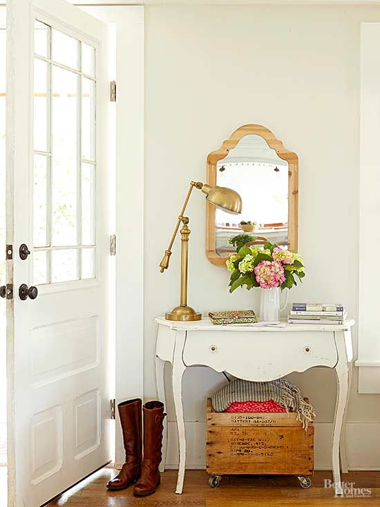 https://theinspiredroom.net/wp-content/uploads/2017/02/small-space-entryway-with-table-and-mirror.jpg