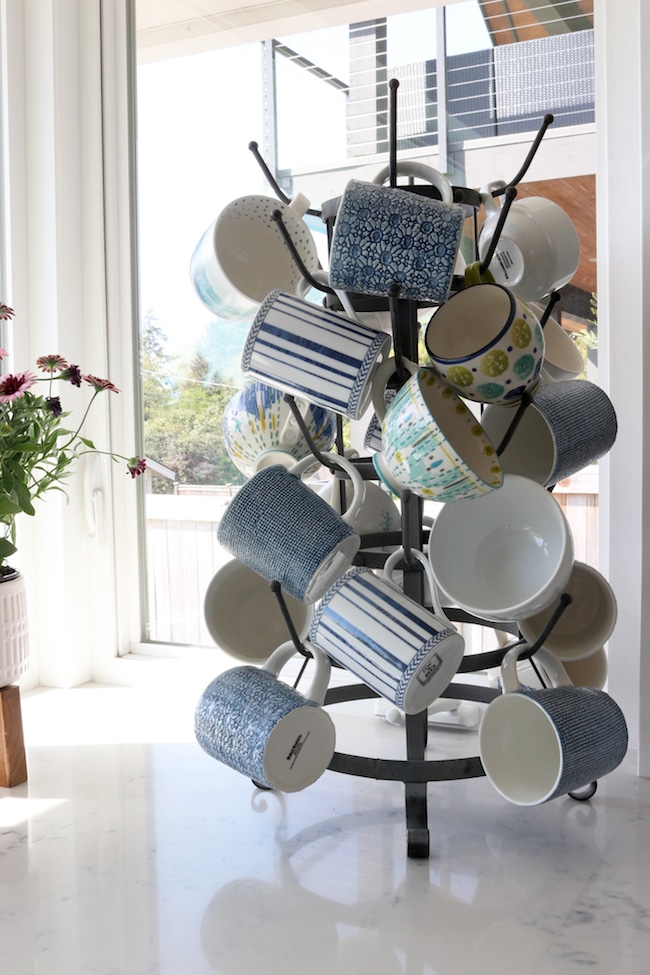 Delighting in Decorating + Spring Mug Rack