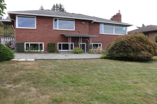 Transforming a 1950s Brick Ranch to a Charming Coastal Cottage - Before & Afters