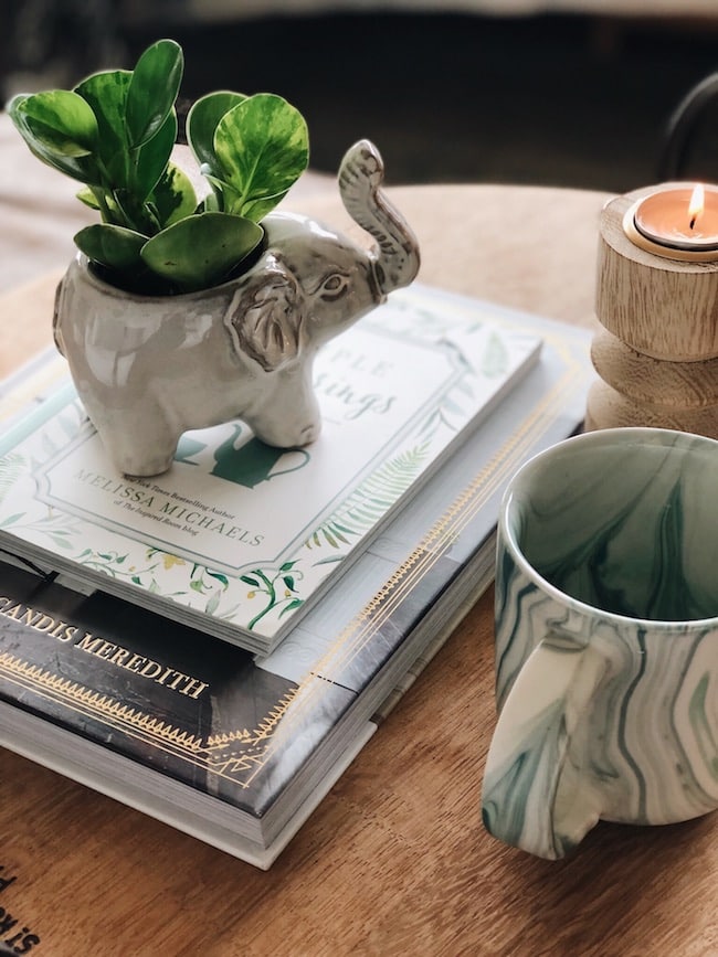 How to Decorate a Coffee Table in Any Season | The Inspired Room