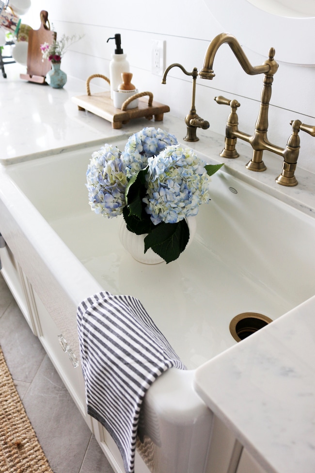 How to Clean A White Sink (3 secrets, without harsh chemicals)