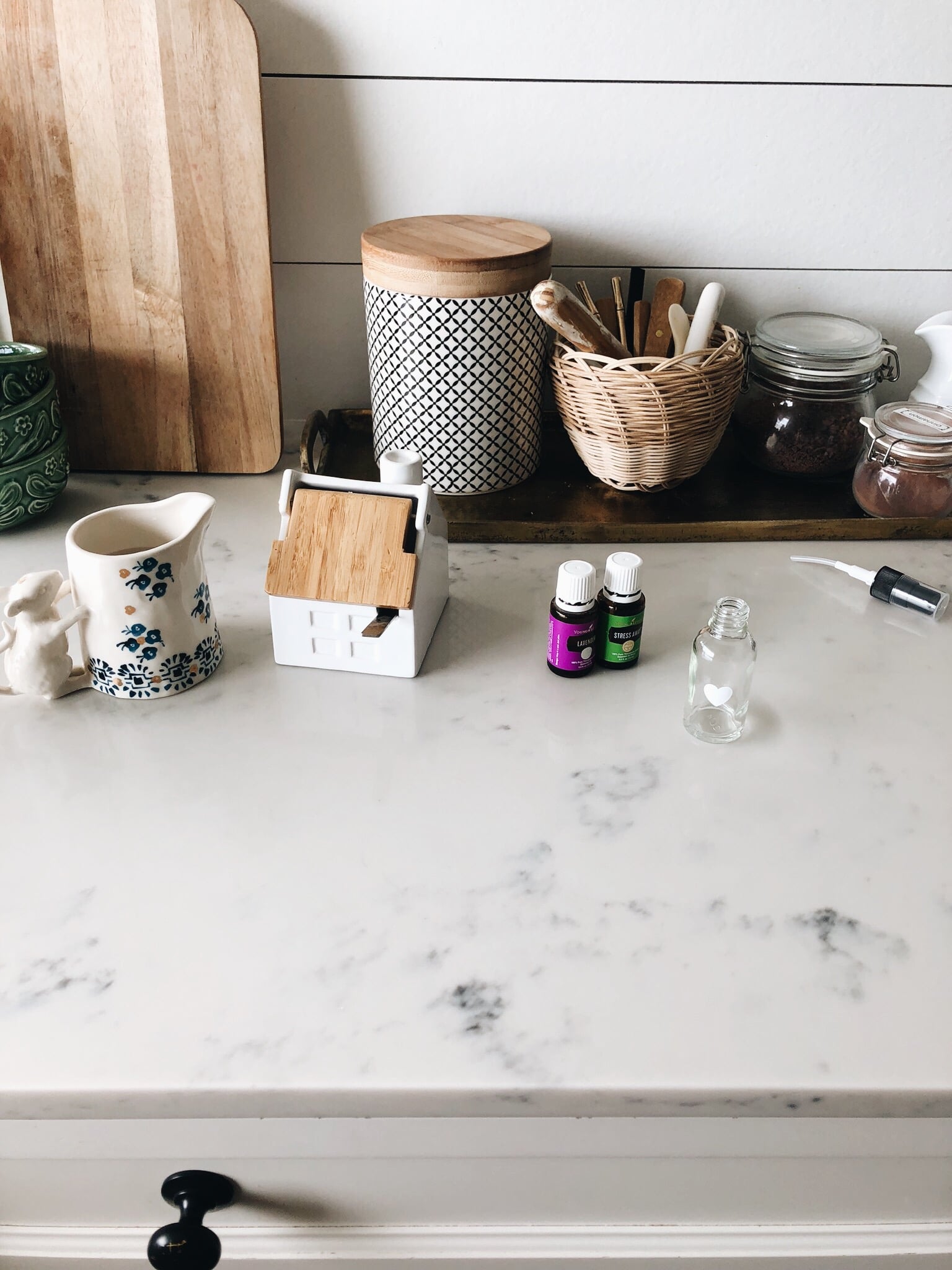 Signature Home Scents: DIY Lavender Vanilla + Lime Linen Spray