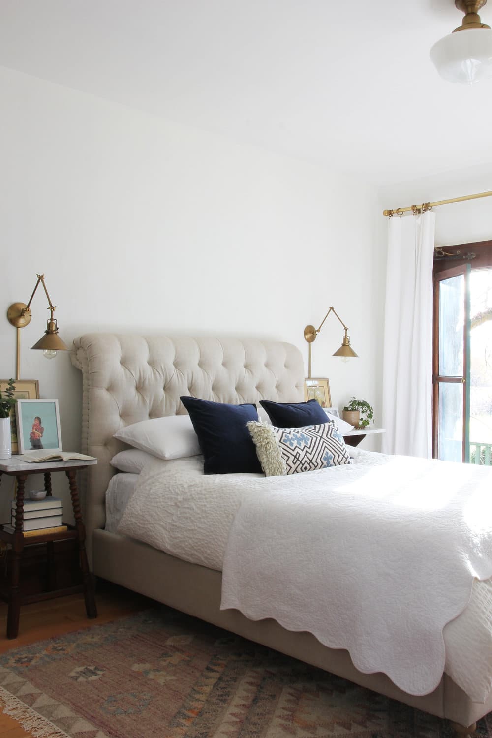 Wall Sconces by the Bed: Get Inspired!