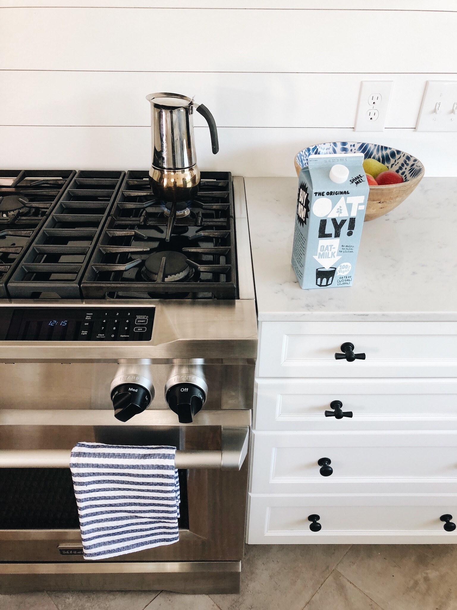 How to Create a Cozy Sips Station (+ Mug Roundup)