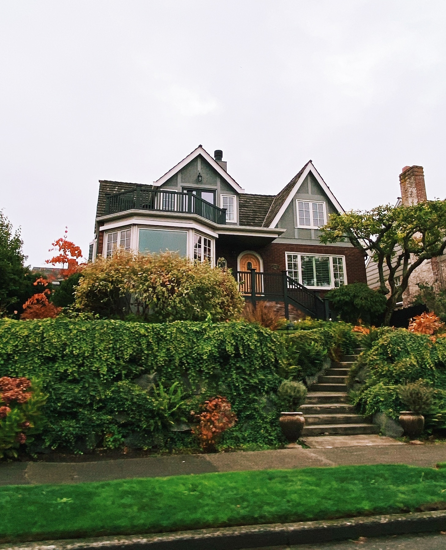 Autumn Drive By - Charming Seattle Neighborhoods