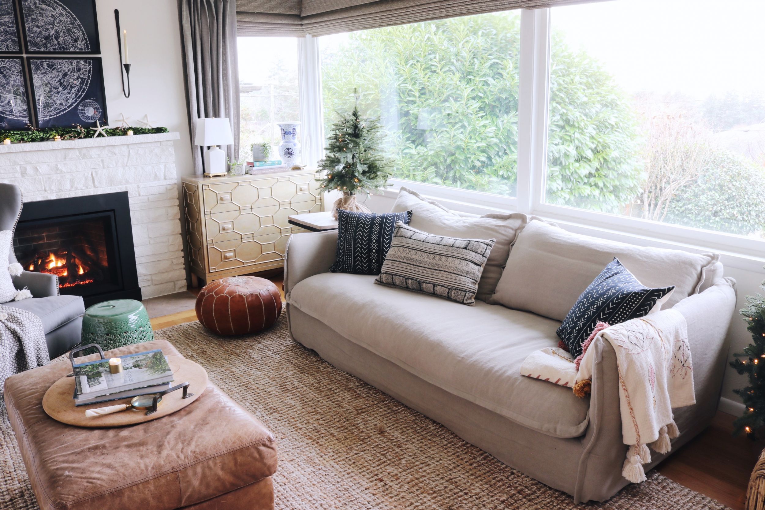 California Cottage Living Room Slipcovered Sofa