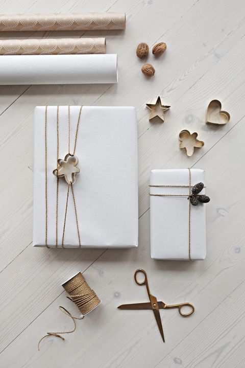 Simple Christmas Gift Wrapping Ideas with Kraft Paper - The Inspired Room