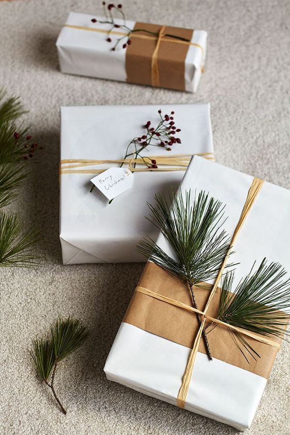 Simple Christmas Gift Wrapping Ideas with Kraft Paper