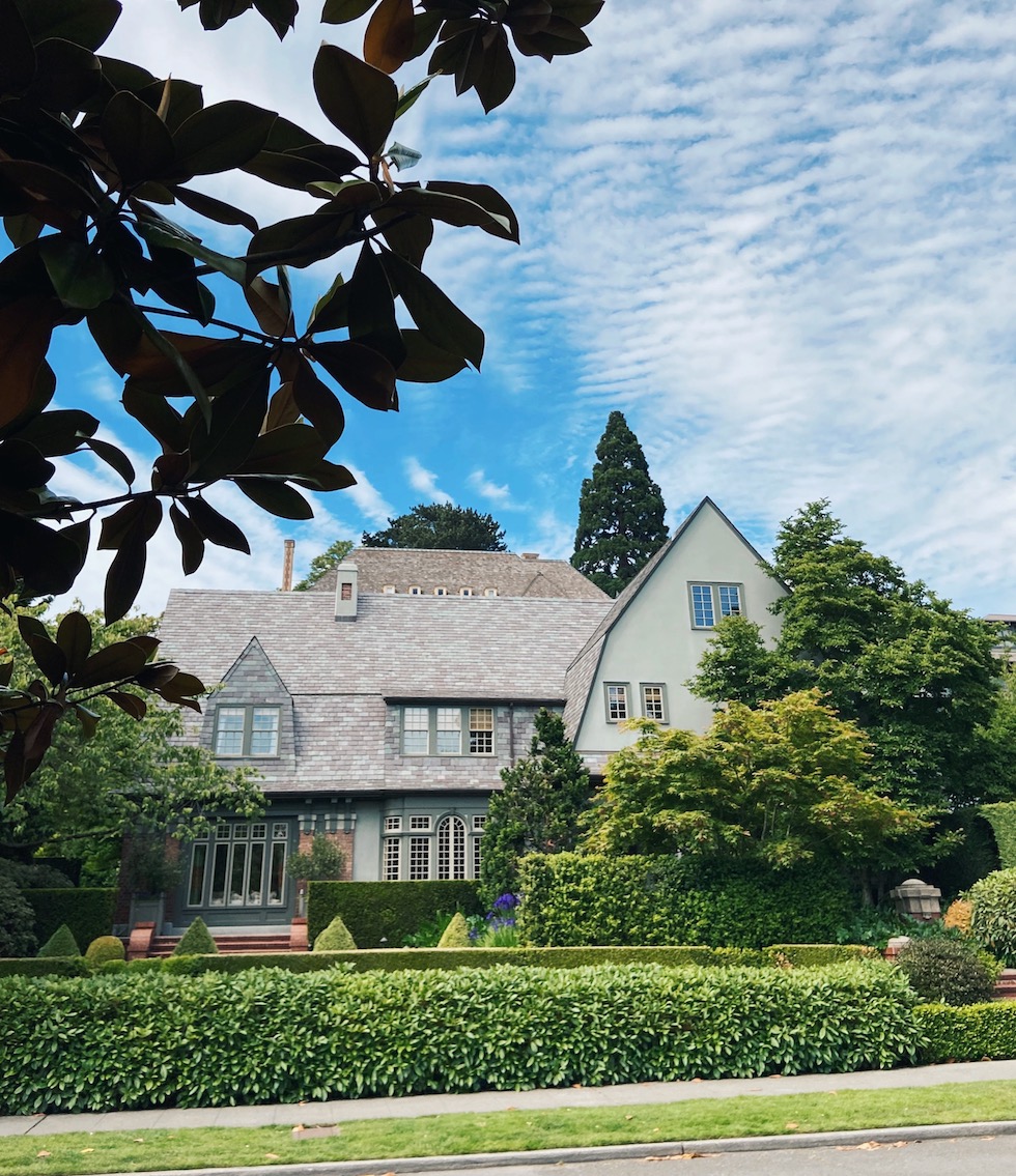 Neighborhood Walk in Queen Anne, Seattle {Drive By}