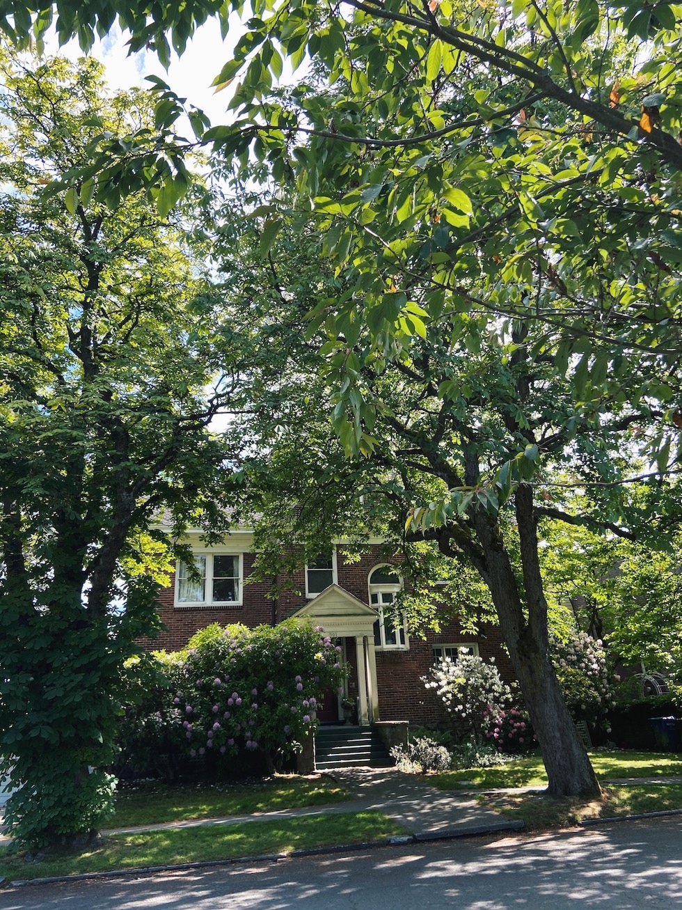 Neighborhood Walk in Queen Anne, Seattle {Drive By}