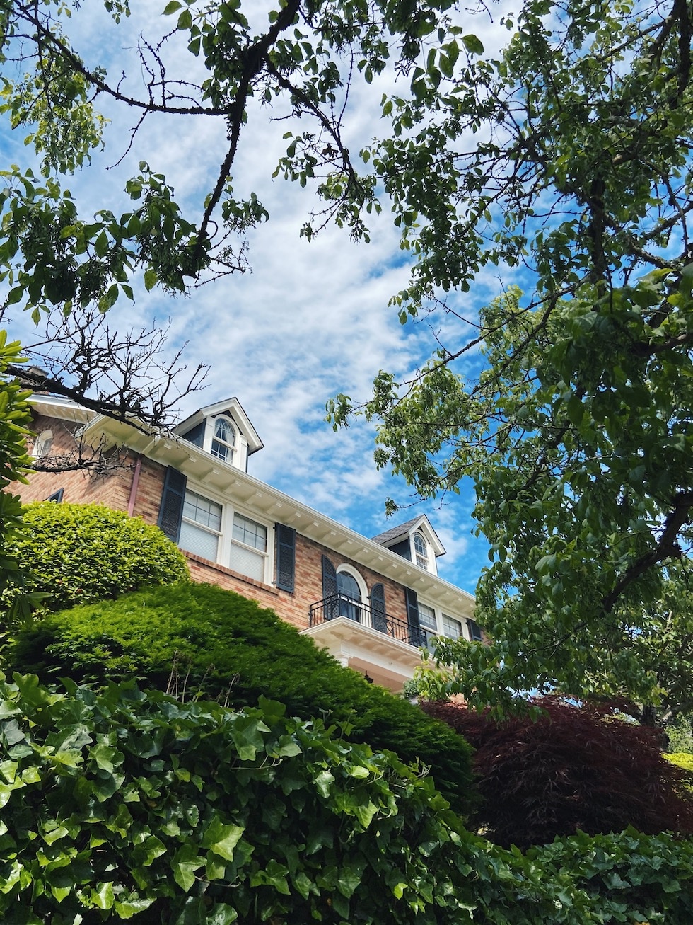 Neighborhood Walk in Queen Anne, Seattle {Drive By}