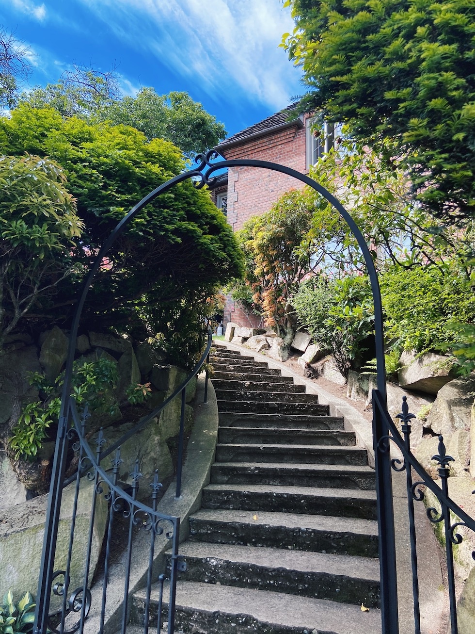 Neighborhood Walk in Queen Anne, Seattle {Drive By}