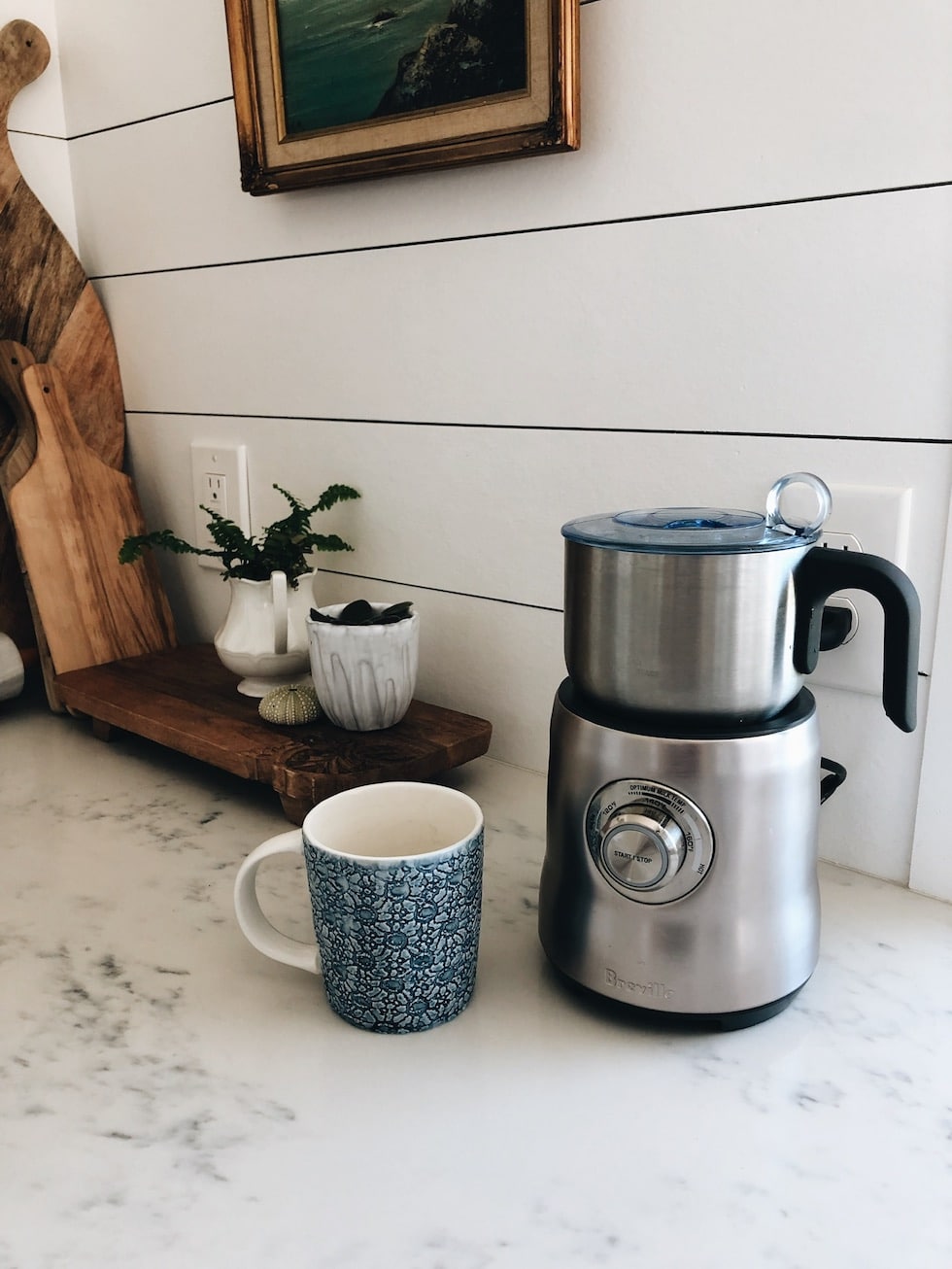 https://theinspiredroom.net/wp-content/uploads/2020/10/Breville-Milk-frother-stainless-steel.jpg