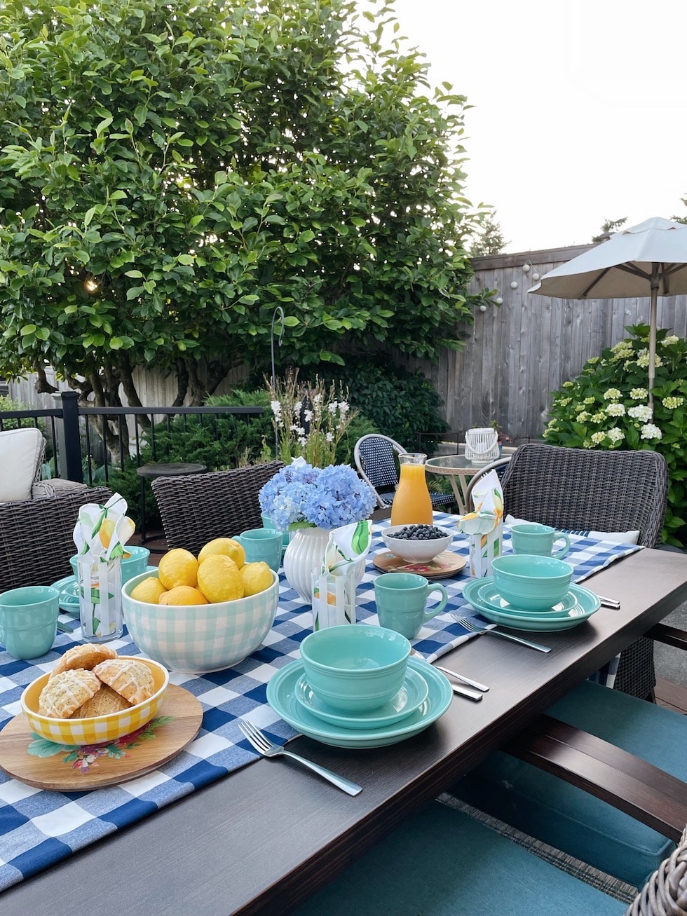 How to Set a Cheerful Summer Table