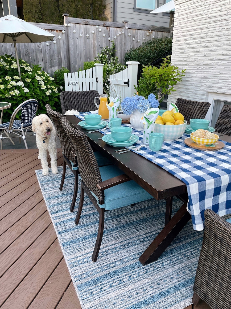 How to Set a Cheerful Summer Table