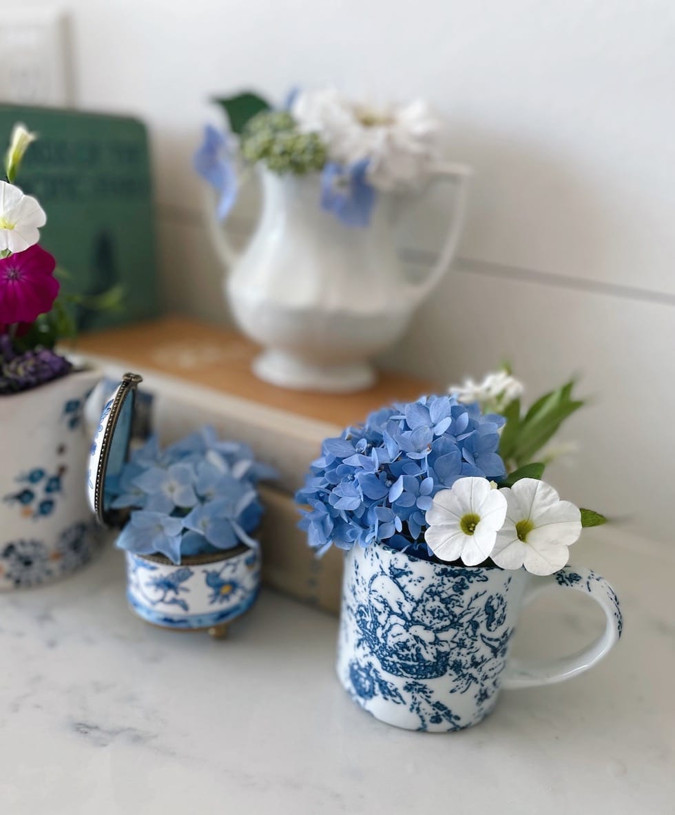 Tiny Bouquets in Small Repurposed Vases