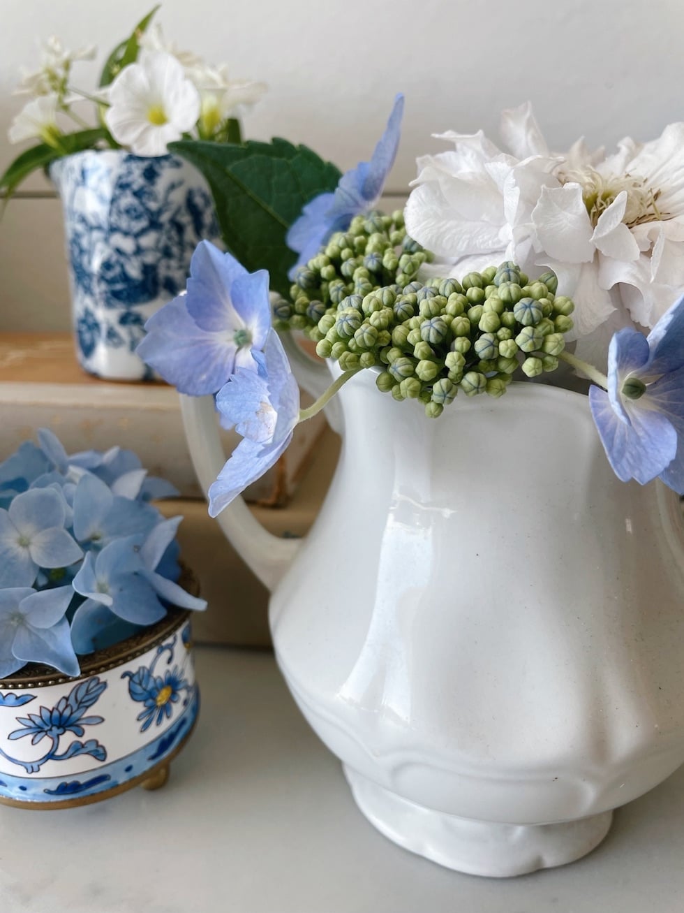 Tiny Bouquets in Small Repurposed Vases