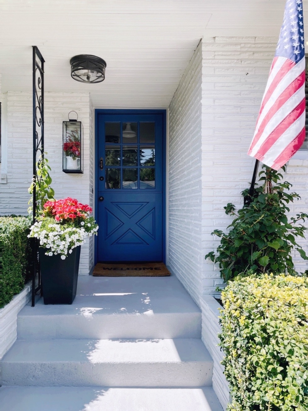 Transitioning Our Entry Porch for Fall {Painted Concrete!}