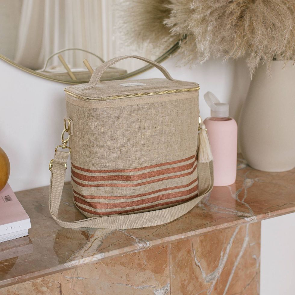 https://theinspiredroom.net/wp-content/uploads/2021/10/linen-insulated-lunch-bag-rose-gold-stripe.jpeg