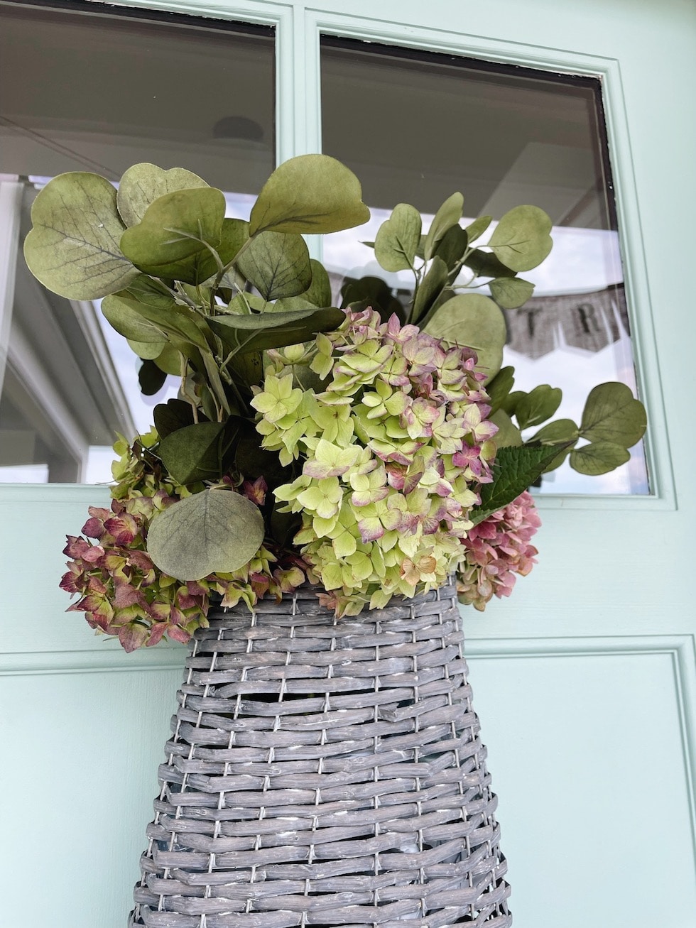 Simple Halloween Porch + Small Space Seasonal Decorating Tips