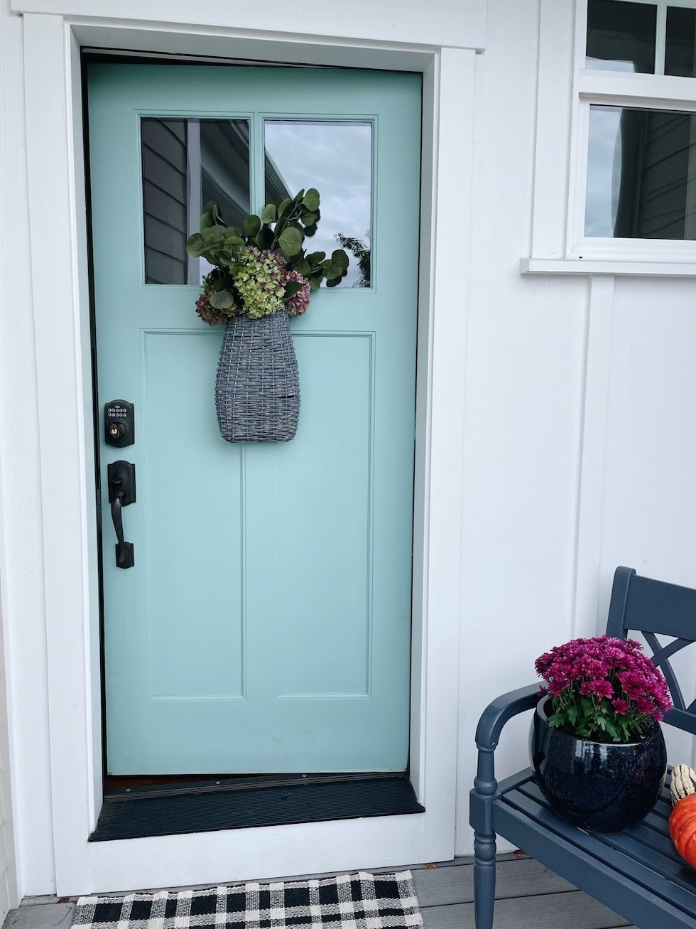 Simple Halloween Porch + Small Space Seasonal Decorating Tips