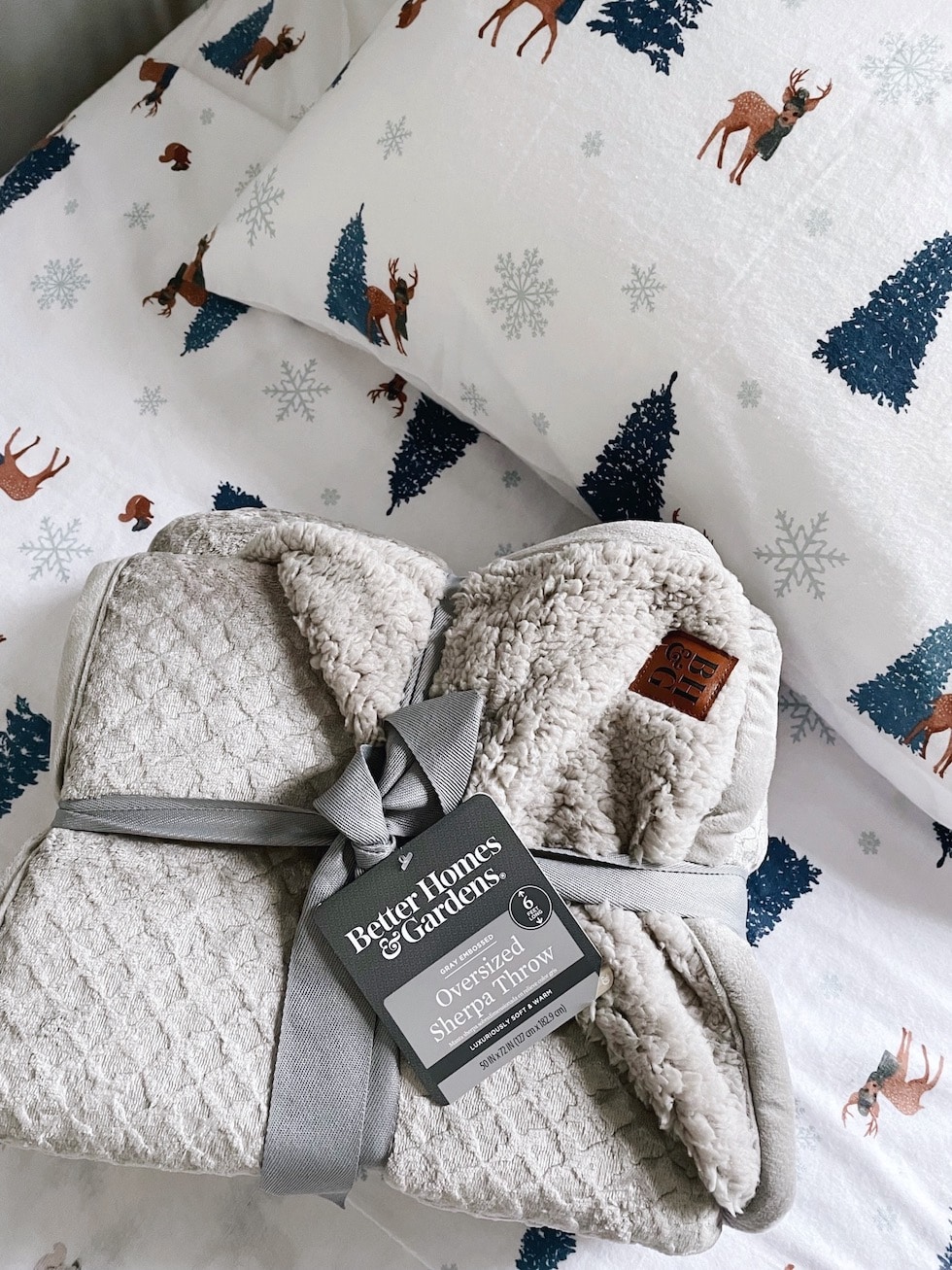 My Cozy and Festive Guest Room + Gifts (from Walmart!)