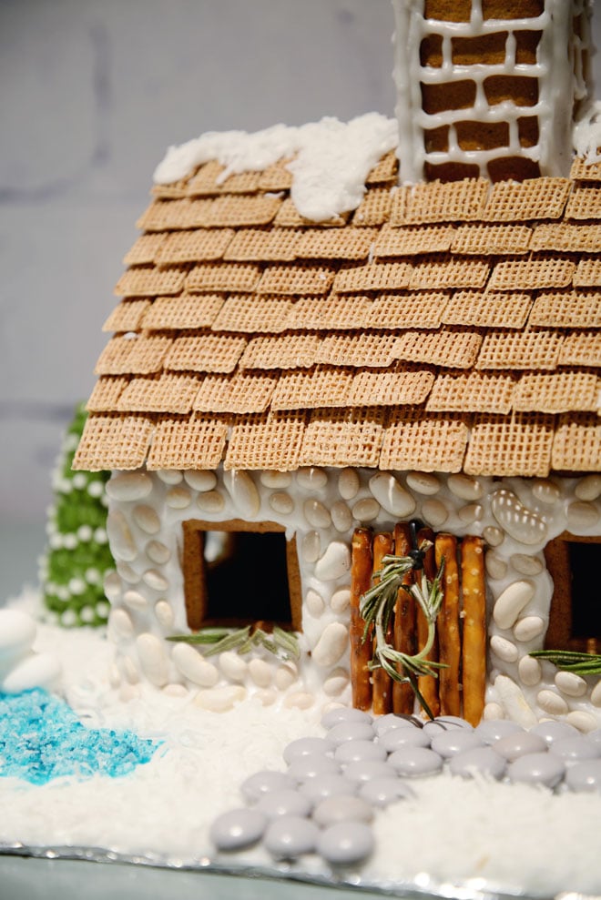 Pretty Gingerbread House Inspiration (and Family Activity!)